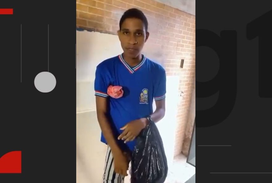 onibus-param-de-rodar-no-rio-sena-em-salvador-apos-morte-de-jovem-com-autismo3A-moradores-protestam-e-linhas-sao-impactadas