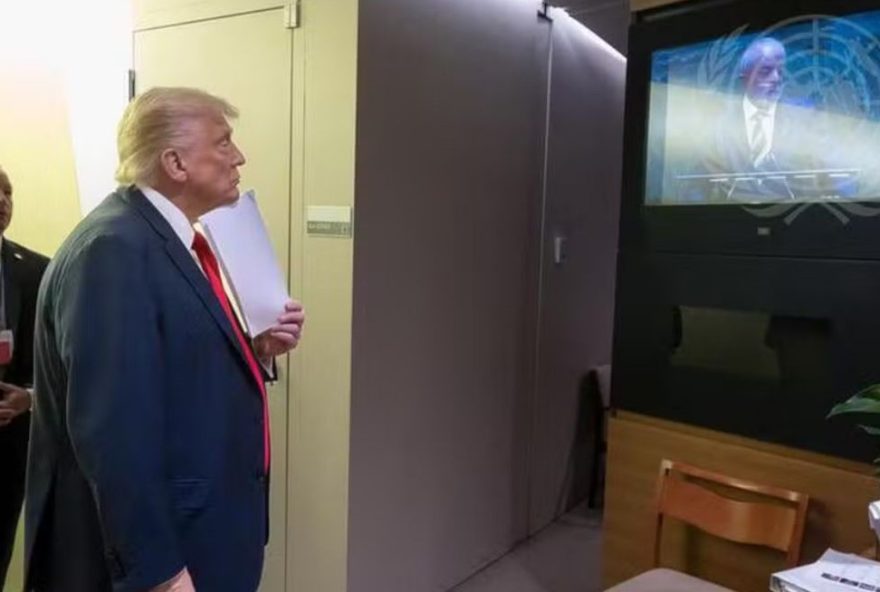 onu-divulga-imagem-de-trump-assistindo-ao-discurso-de-lula-antes-do-abraco-e-quimica-incrivel