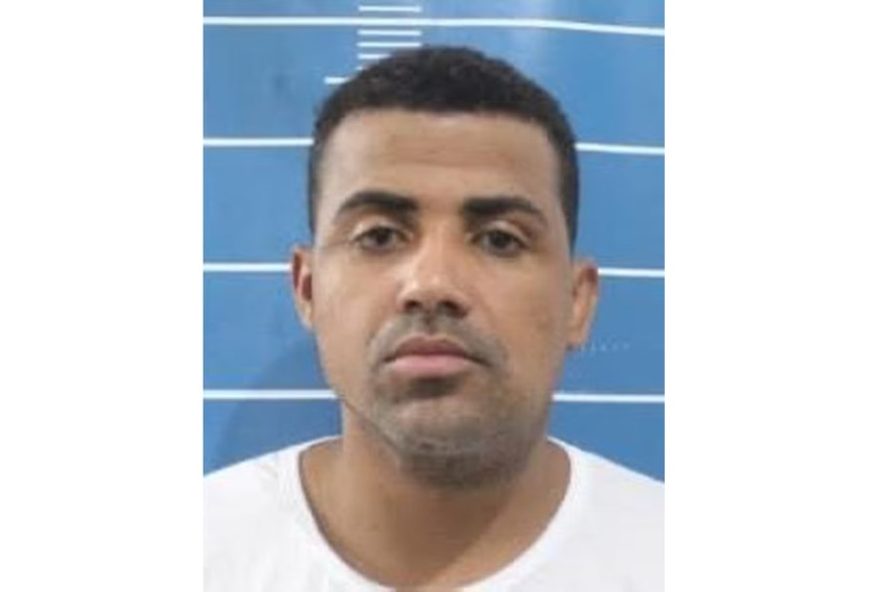 operacao-anomalia3A-pf-prende-delegado-e-ex-secretario-no-rio operacao-anomalia3A-pf-prende-delegado-e-ex-secretario-no-rio