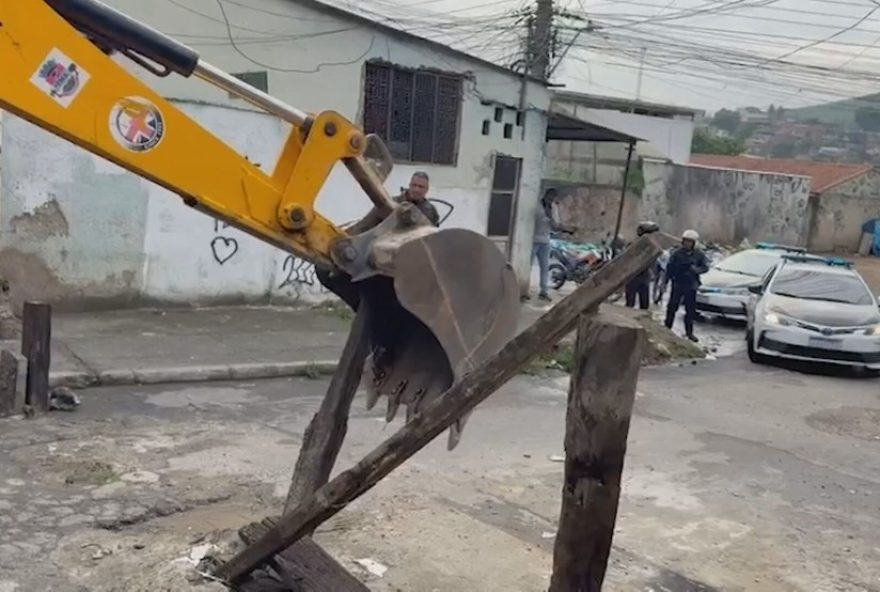 operacao-barricada-zero-remove-6-mil-toneladas-de-bloqueios-no-rio-de-janeiro operacao-barricada-zero-remove-6-mil-toneladas-de-bloqueios-no-rio-de-janeiro