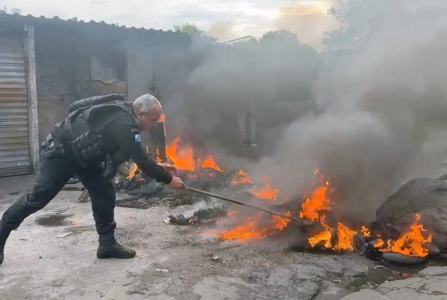 operacao-barricada-zero3A-5-presos2C-200-toneladas-removidas-e-estufa-de-maconha-apreendida-no-rio