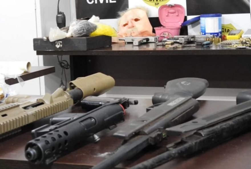 operacao-cheque-mate-desmonta-fabrica-de-armas-em-araraquara-e-americo-brasiliense3A-dois-suspeitos-presos operacao-cheque-mate-desmonta-fabrica-de-armas-em-araraquara-e-americo-brasiliense3A-dois-suspeitos-presos