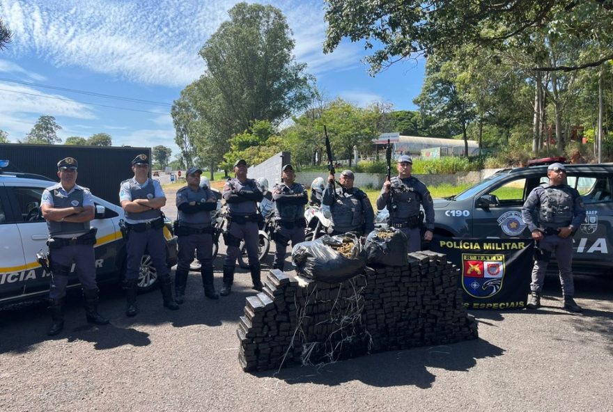 operacao-conjunta-apreende-grande-quantidade-de-droga-em-presidente-prudente3B-um-suspeito-foi-localizado-com-o-apoio-do-aguia operacao-conjunta-apreende-grande-quantidade-de-droga-em-presidente-prudente3B-um-suspeito-foi-localizado-com-o-apoio-do-aguia