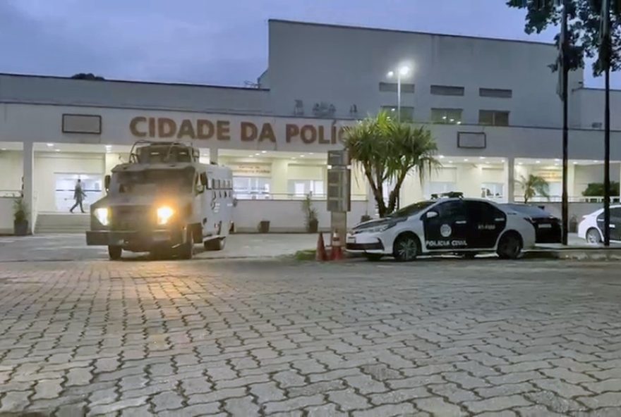 operacao-contencao-no-rj3A-2.500-policiais-contra-comando-vermelho operacao-contencao-no-rj3A-2.500-policiais-contra-comando-vermelho