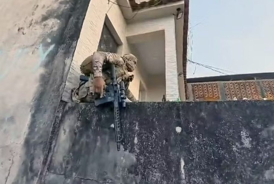 operacao-contencao-policia-desmantela-industria-das-barricadas-em-ferros-velhos-do-comando-vermelho