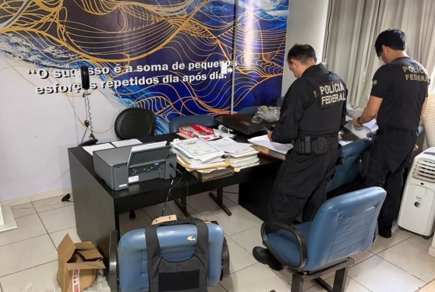 operacao-da-pf-desmantela-esquema-de-diplomas-falsos-em-brasilia0A0Adesmascaramos-esquema-de-diplomas-falsos-em-brasilia operacao-da-pf-desmantela-esquema-de-diplomas-falsos-em-brasilia0A0Adesmascaramos-esquema-de-diplomas-falsos-em-brasilia