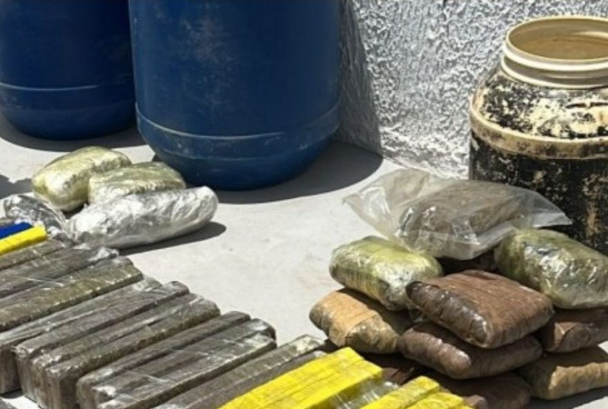 operacao-da-pm-do-maranhao-resulta-em-apreensao-de-85-kg-de-drogas-em-bacabal3A-r2420-mil-em-dinheiro-confiscados