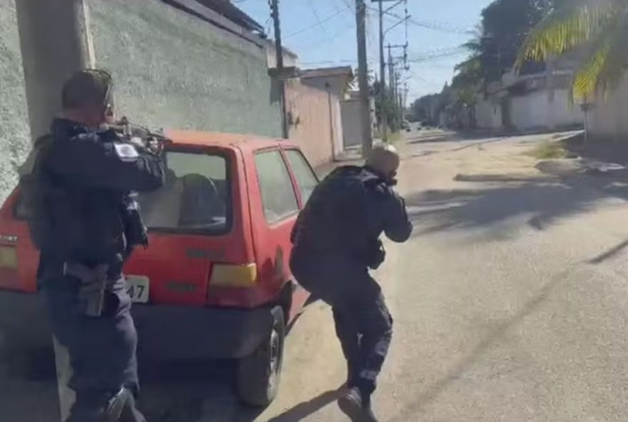 operacao-da-pm-prende-cinco-suspeitos-apos-tiroteio-em-sao-goncalo-homem-e-atingido-por-bala-perdida