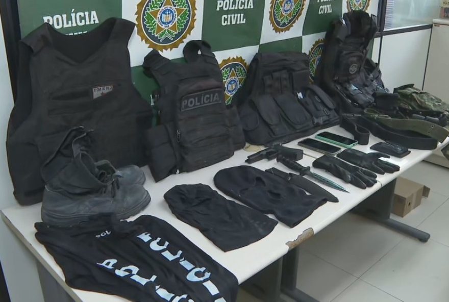 operacao-da-policia-civil-e-militar-desarticula-milicia-em-belford-roxo3A-armas2C-coletes-e-moradores-extorquidos