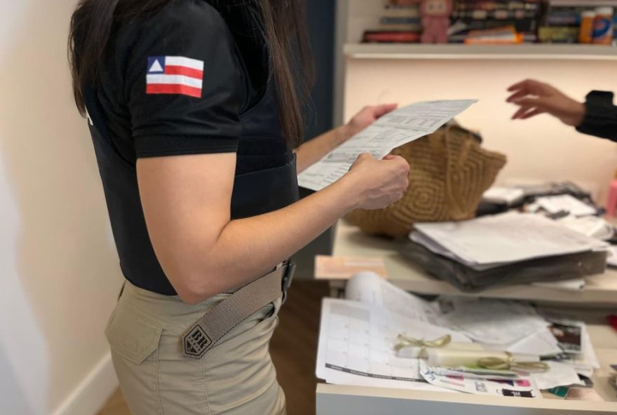 operacao-da-policia-civil-em-salvador-e-feira-de-santana3A-irregularidades-milionarias-em-contratos-de-tecnologia-em-destaque operacao-da-policia-civil-em-salvador-e-feira-de-santana3A-irregularidades-milionarias-em-contratos-de-tecnologia-em-destaque