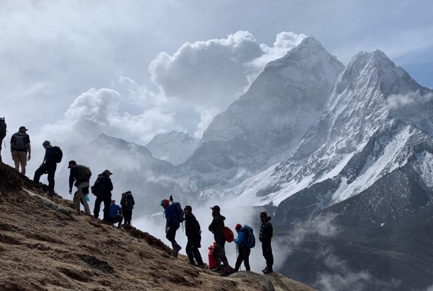 operacao-de-resgate-de-mais-de-200-pessoas-no-everest-em-altitude-de-4-mil-metros