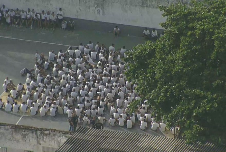 operacao-de-revista-na-penitenciaria-esmeraldino-bandeira-apos-ataque-a-policial