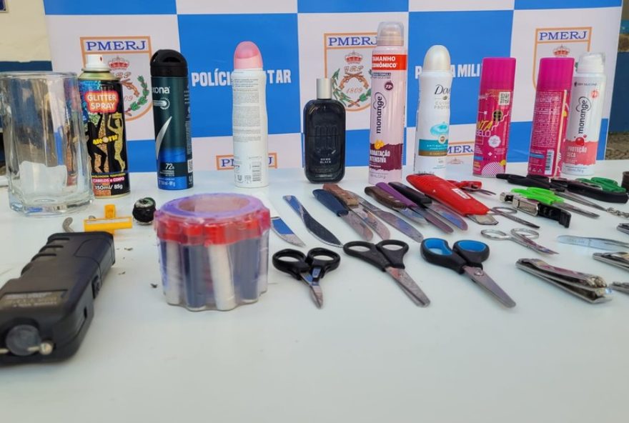 operacao-de-seguranca-no-carnaval-do-rj3A-policia-militar-apreende-objetos-cortantes-e-reforca-policiamento-nos-blocos operacao-de-seguranca-no-carnaval-do-rj3A-policia-militar-apreende-objetos-cortantes-e-reforca-policiamento-nos-blocos