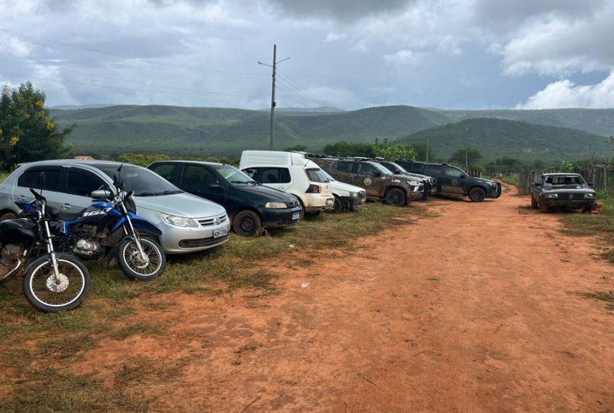 operacao-na-bahia3A-tres-homens-mortos-e-dez-presos3B-maconha-em-bunkers operacao-na-bahia3A-tres-homens-mortos-e-dez-presos3B-maconha-em-bunkers