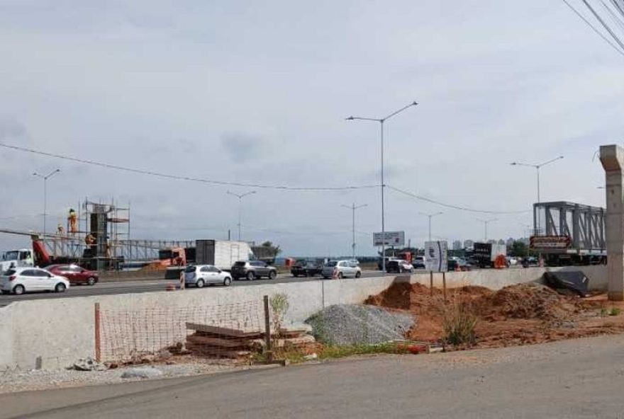 operacao-para-lancamento-de-vigas-de-passarela-desvia-transito-na-dutra-em-sao-jose-neste-fim-de-semana