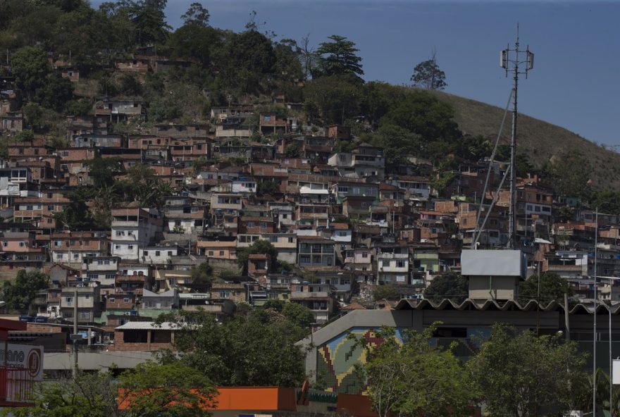 operacao-policial-combate-faccoes-rivais-no-morro-do-juramento2C-no-rio-de-janeiro