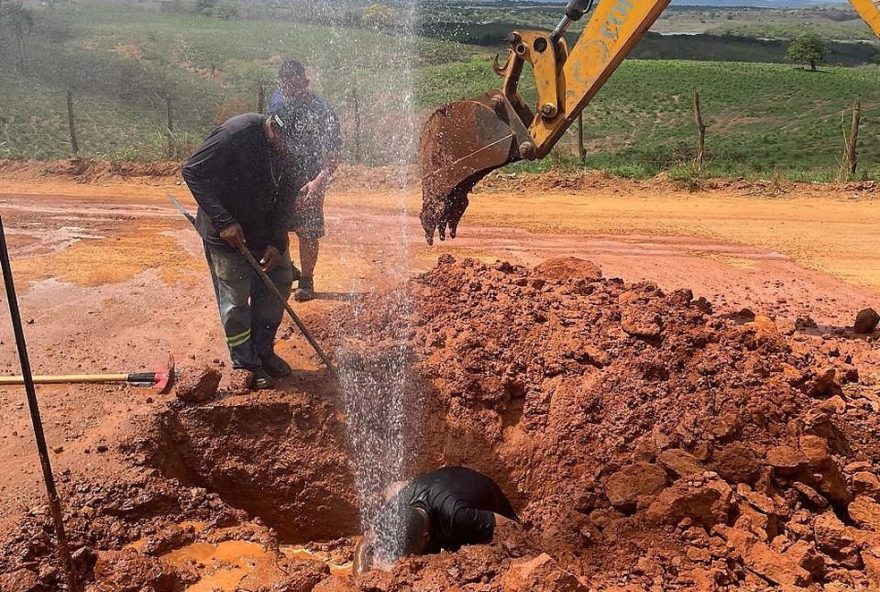 operacao-policial-desativa-14-ligacoes-clandestinas-de-agua-em-duas-cidades2C-resultando-em-prisao-por-posse-ilegal-de-municoes