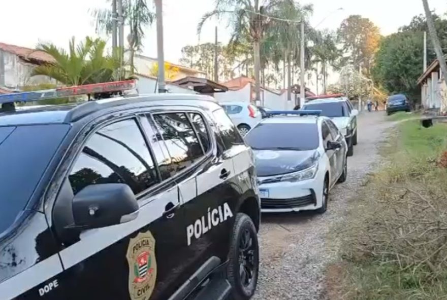 operacao-policial-desmantela-rede-de-fornecimento-ilegal-de-armas-e-drogas-em-sp