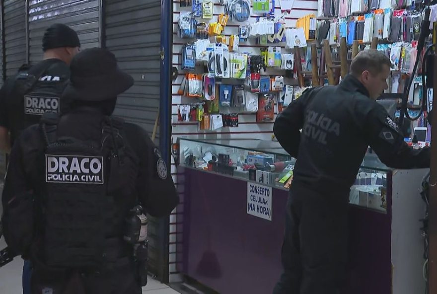operacao-prende-oito-em-camelodromo-da-uruguaiana3A-associacao-extorquia-comerciantes0A0Asaiba-mais-sobre-a-operacao-feira-livre-2-no-centro-do-rio-e-como-a-area-sera-revitalizada