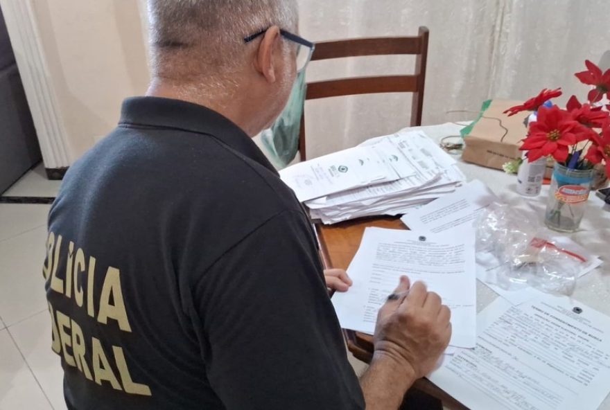 operacao-saude-eleitoral3A-pf-investiga-fraudes-na-fila-do-sisreg-em-queimados