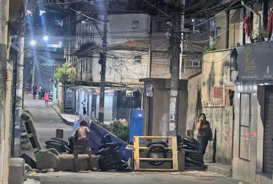 operacao-torniquete3A-forcas-de-seguranca-prendem-5-membros-do-comando-vermelho-no-rio-de-janeiro-informacoes-atualizadas-em-tempo-real