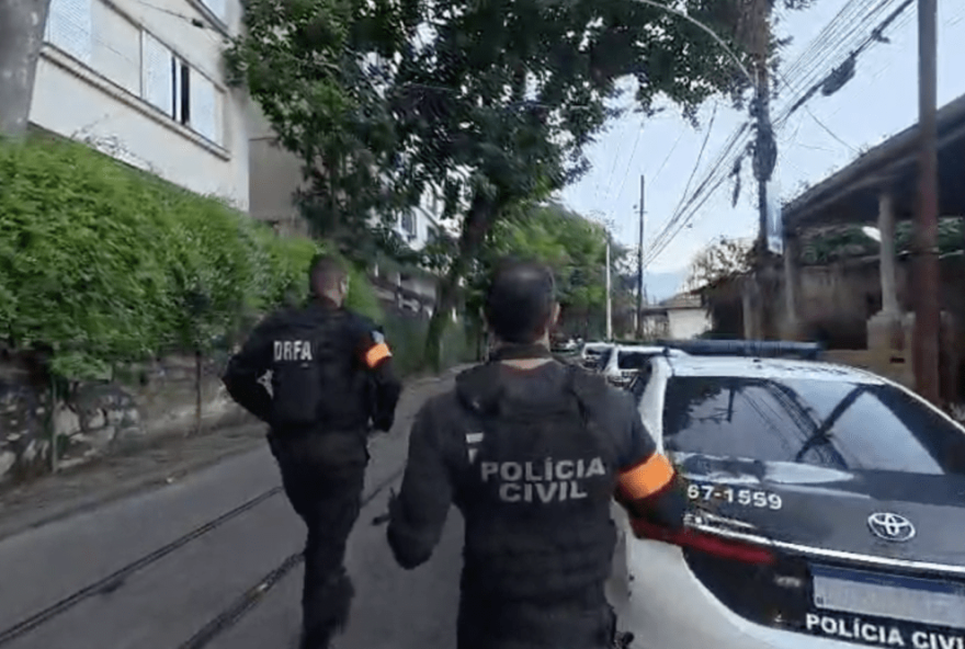 operacao-torniquete3A-policia-civil-desmantela-base-do-cv-na-receptacao-de-veiculos-roubados operacao-torniquete3A-policia-civil-desmantela-base-do-cv-na-receptacao-de-veiculos-roubados