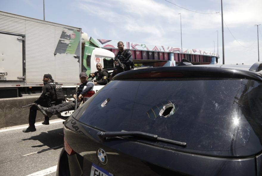 operacao-torniquete3A-policia-civil-encontra-22minicaveirao22-do-trafico-na-mare-e-desarticula-esquema-de-roubo-de-cargas