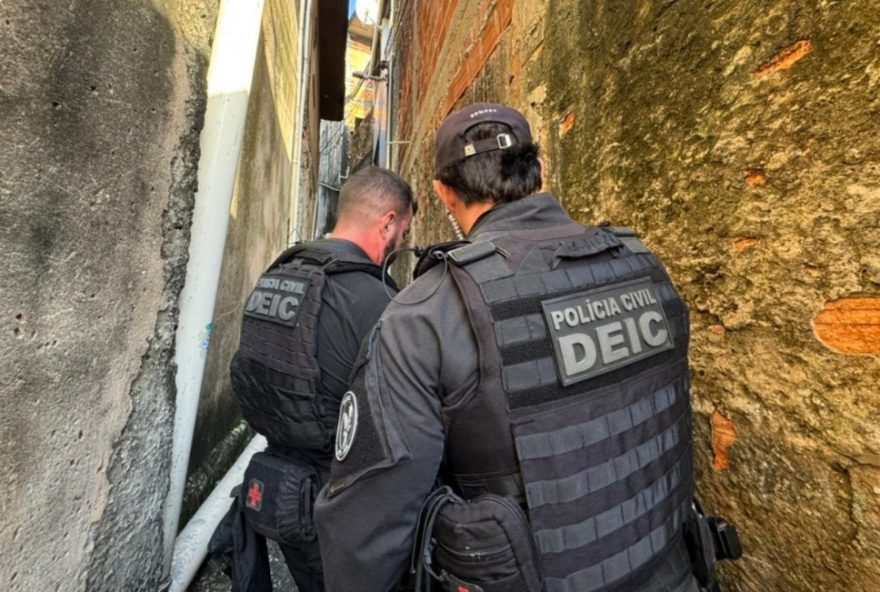 operacao-zimmer3A-tres-homens-presos-em-salvador-e-lauro-de-freitas-por-trafico-e-lavagem-de-dinheiro operacao-zimmer3A-tres-homens-presos-em-salvador-e-lauro-de-freitas-por-trafico-e-lavagem-de-dinheiro