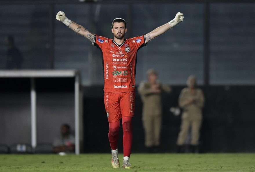 RJ - RIO DE JANEIRO - 20/05/2025 - COPA DO BRASIL 2025, VASCO X OPERARIO - Elias goleiro do Operario durante partida contra o Vasco no estadio Sao Januario pelo campeonato Copa Do Brasil 2025. Foto: Thiago Ribeiro/AGIF