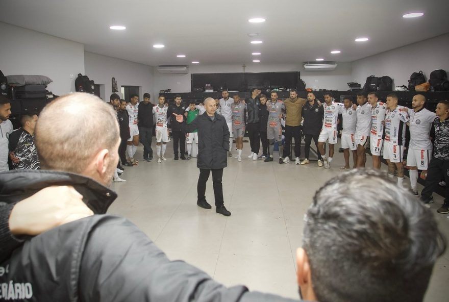 operario-pr3A-evolucao-na-serie-b-e-analise-dos-reforcos-por-alex