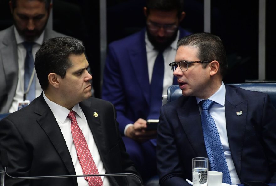 oposicao-derrota-indicados-de-alcolumbre-e-hugo-para-comandar-cpmi-do-inss