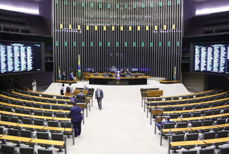 oposicao-se-articula-para-votar-urgencia-da-anistia-na-proxima-terca-16