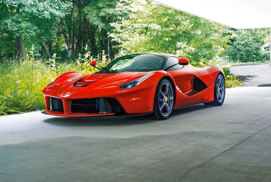 os-10-carros-com-ipva-mais-caro-de-goias-em-20253A-ferrari2C-ford-gt-e-mclaren