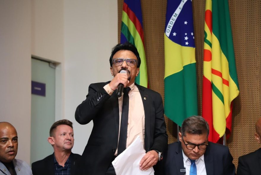 osorio-siqueira-e-eleito-presidente-da-camara-de-petrolina-para-o-bienio-2025-20263A-transparencia-e-eficiencia-na-gestao