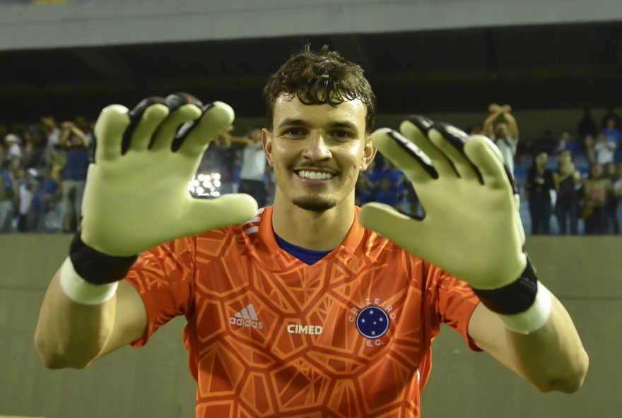 otavio3A-o-novo-goleiro-promissor-do-cruzeiro-com-fernando-diniz