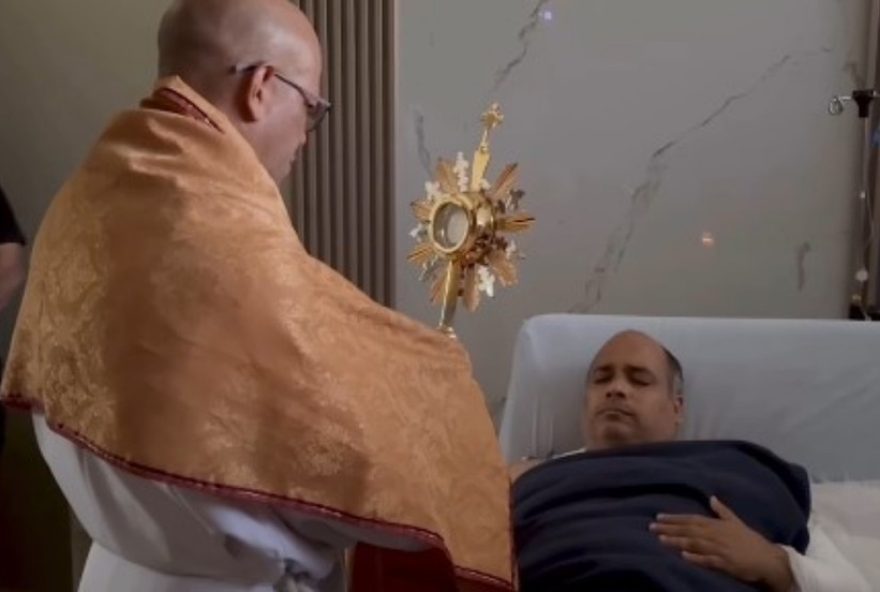padre-omar2C-reitor-do-cristo-redentor2C-e-transferido-para-o-rio-apos-acidente-na-venezuela3A-atualizacao-sobre-seu-estado-de-saude