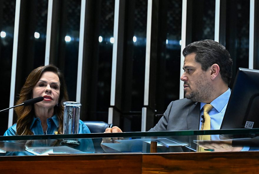 Plenário do Senado Plenário do Senado Federal durante sessão deliberativa ordinária. Ordem do dia.
Na pauta, o PL 429/2024, que dispõe sobre as custas judiciais no âmbito da Justiça Federal; cria o Fundo Especial da Justiça Federal (Fejufe); e revoga a Lei nº 9.289, de 4 de julho de 1996.
Mesa:
senadora Professora Dorinha Seabra (União-TO) - em pronunciamento;
presidente do Senado Federal, senador Davi Alcolumbre (União-AP).
Foto: Waldemir Barreto/Agência Senado