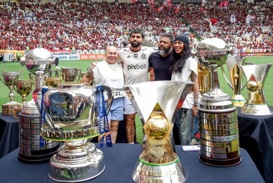 pai-de-gabigol-incendeia-torcida-do-flamengo3A-22ele-volta22.-confira-video-e-detalhes-da-despedida-do-jogador