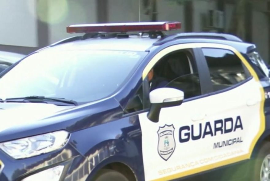 pais-embriagados-sao-presos-em-foz-do-iguacu-apos-queda-de-moto-com-bebe-de-8-meses