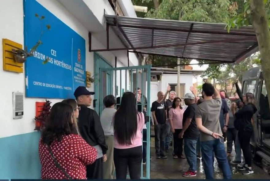pais-se-mobilizam-contra-fechamento-de-creches-na-zona-sul-de-sao-paulo3A-assinaturas-online-ja-ultrapassam-22C3-mil pais-se-mobilizam-contra-fechamento-de-creches-na-zona-sul-de-sao-paulo3A-assinaturas-online-ja-ultrapassam-22C3-mil