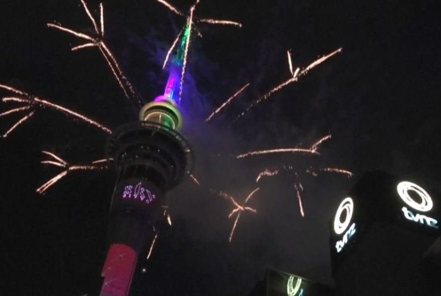 paises-de-diferentes-fusos-horarios-comemoram-a-chegada-de-2026 paises-de-diferentes-fusos-horarios-comemoram-a-chegada-de-2026