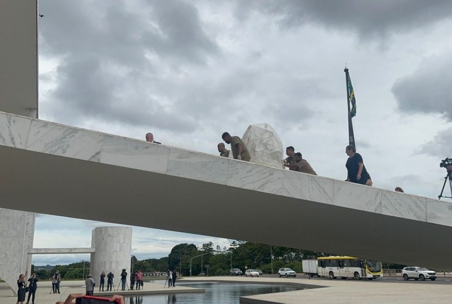 palacio-do-planalto-recebe-obras-restauradas-apos-ataques3A-cerimonia-marcada-para-quarta-feira-8