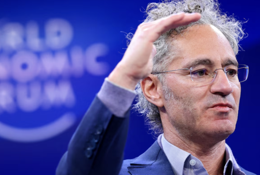 palantir3A-crescimento-nos-contratos-do-governo-dos-eua-e-defesa-da-tecnologia-de-vigilancia-pelo-presidente-ceo-alex-karp