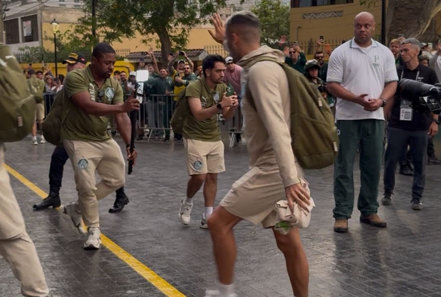 palmeiras-chega-a-lima-para-final-da-libertadores-contra-o-flamengo3A-preparacao-intensa-e-expectativa-de-titulo-historico