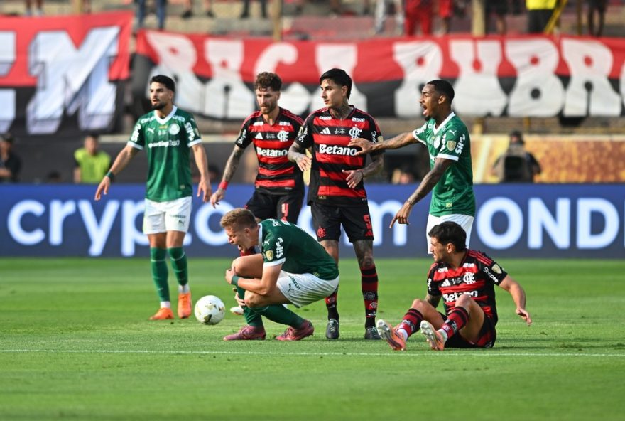 palmeiras-x-flamengo3A-pc-oliveira-critica-decisao-de-arbitro-em-lance-polemico-entre-pulgar-e-fuchs palmeiras-x-flamengo3A-pc-oliveira-critica-decisao-de-arbitro-em-lance-polemico-entre-pulgar-e-fuchs