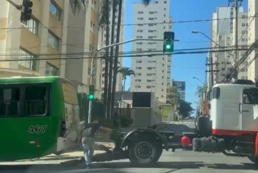 pane-eletrica-em-onibus-do-transporte-publico-de-campinas-causa-interdicao-temporaria-no-centro-da-cidade