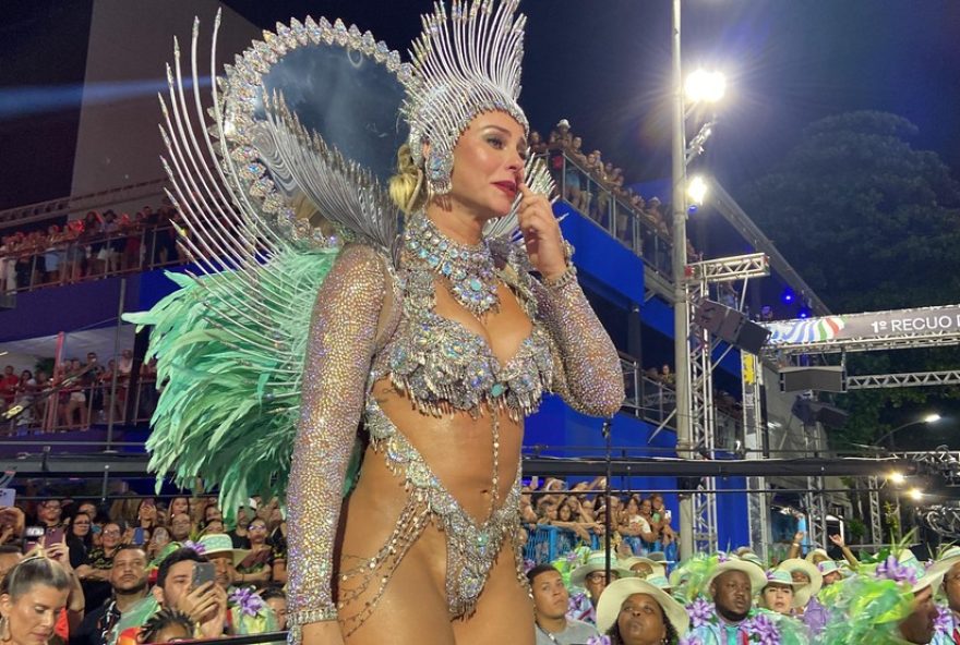 paolla-oliveira-assume-como-rainha-de-honra-da-grande-rio3B-virginia-fonseca-e-a-nova-rainha-de-bateria