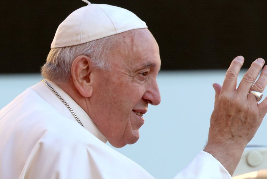 papa-francisco-repousa-apos-noite-tranquila-no-hospital2C-informa-vaticano