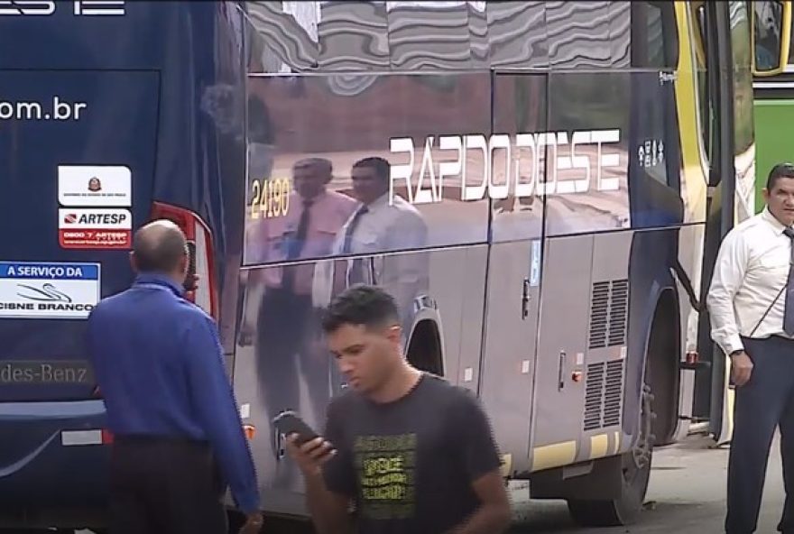 paralisacao-de-motoristas-de-onibus-de-fretamento-em-sao-luis3A-impactos-e-solucoes
