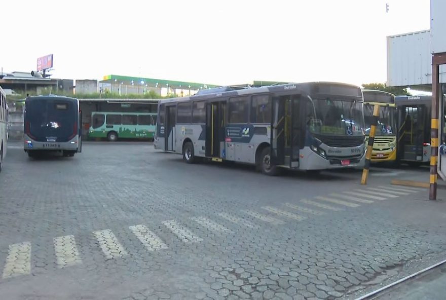 paralisacao-de-motoristas-prejudica-circulacao-de-onibus-em-bh3A-confira-linhas-afetadas